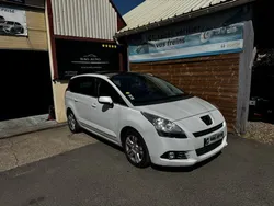 PEUGEOT 5008 2.0 hdi 150 cv 7 places premium pack