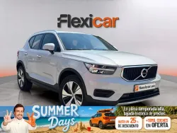 VOLVO XC40 T2 Momentum Pro