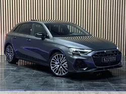 AUDI S3 SPORTBACK Quattro 2.0 TFSI 333 S-tronic 7 8Y IMMAT FRANCE AKRAPOVIC ETAT NEUF FULL OPTIONS