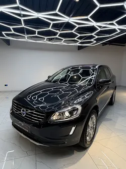 VOLVO XC60 2.0 Diesel 136ch 5 cylindres Full options 63.389km Superbe état
