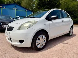 Toyota yaris 1.0l essence 69cv finition création 216.800kms 07/2008 clim fermeture centralisée direction assistée