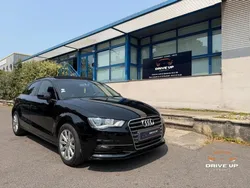 Audi A3 Série 3 Limousine 1.6 TDi 16V FAP S-Tronic7 S&S 110 cv Boîte auto S LINE, Toit ouvrant, Dis