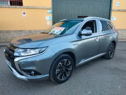MITSUBISHI Outlander PHEV Kaiteki 4WD