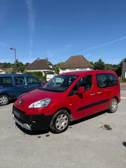 Peugeot Partner 1.6hdi 92 7 places 1ere main vehicule propre