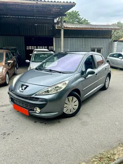 Peugeot 207 Edition Féline 1.6hdi 110cv bvm5 5 portes