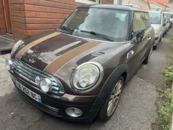 Mini Cooper R56 1.6i 16v 120ch MAYFAIR dans l’état