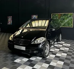 Mercedes Benz Classe A 200 Turbo Avantgarde Autotronic CVT 193ch I Clim I Sièges chauffants I Xénon I Aide au stationnement
