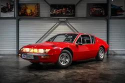 ALPINE A310 1600 VF 4 cylindres 125ch BVM5 / Conversion carburateurs 45 Weber / Rouge / Intérieur cuir noir / N° série 21532
