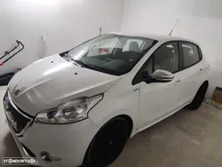 Peugeot 208 PureTech 82 Allure