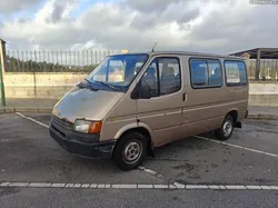 Ford Transit 9 lugares topline