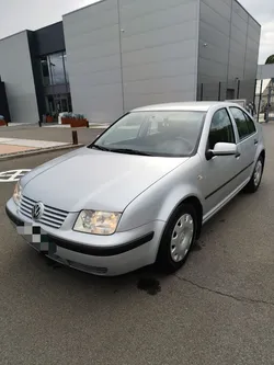 1er Main, 92500km, Volkswagen bora, clim, 1.9sdi, excellent état. Régulateur