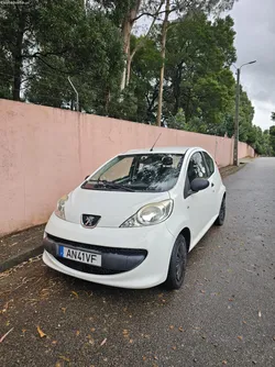 Peugeot 107 107 1.0 RC Line
