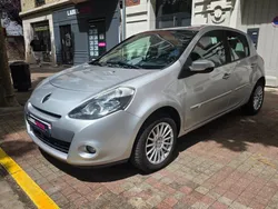Renault clio iii 1.2 16v 75 / autoradio / jantes 15 '' racer antivol/ ideal jeune permis/ 4 jantes supplementaires in