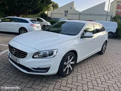 Volvo V60 D6 Plug-In-Hybrid AWD Geartronic Pure Limited
