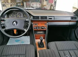 Mercedes-Benz 200 E