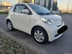 Toyota iQ 1000cc impecável