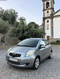 Toyota Yaris 1.0 VVT-i AC Manual