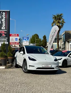 Tesla Model Y Long Range