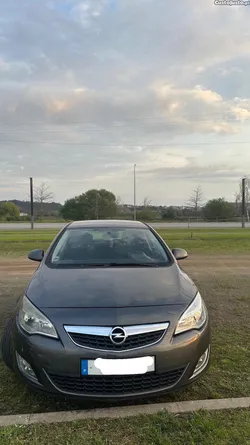 Opel Astra J