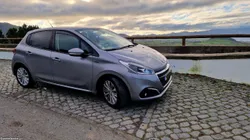 Peugeot 208 Signature