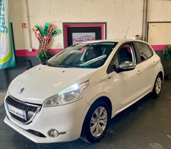 Peugeot 208 1.4 hdi 70ch style annee 2015 tablette / regul / clim / bluetooth 4ch distribution neuve