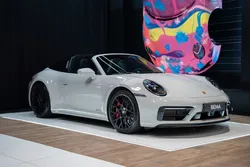 Porsche 911 Targa 4 GTS PDK 480ch | Craie | Configuration Exclusive | Historique Centre Porsche | À partir de 2950/mois