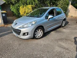 Peugeot 207 essence 1.4 l 70 cv 128000 km