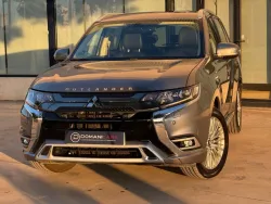 Mitsubishi Outlander PHEV Kaiteki 4WD