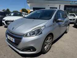 Peugeot 208 1.2 82 style 2017