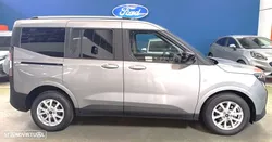 Ford Tourneo Courier 1.0 EcoBoost Titanium