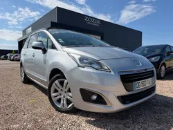 PEUGEOT 5008 1.6 HDI 115cv / 7places / Attelage