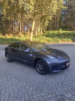 Tesla Model 3 Standard Range Plus RWD