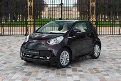 Aston Martin Cygnet - Amethyst Red, peinture Q Special, boîte manuelle, état irréprochable