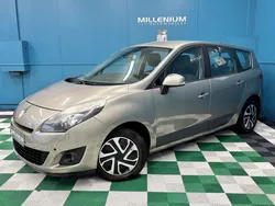 Renault GRAND SCENIC III 1.5 DCI 105CH CARMINAT TOMTOM 7 PLACES