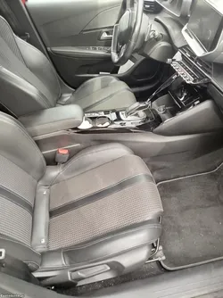 Peugeot 208 GT caixa automática