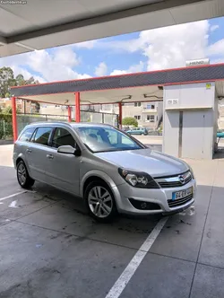 Opel Astra em bom estado geral