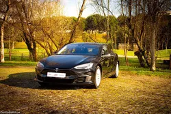 Tesla Model S 90D