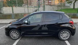 Peugeot 208 1.2 Signature