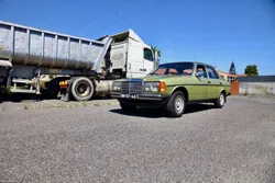 Mercedes-Benz E 300 300D  w123