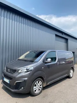 Peugeot Expert 2.0 BlueHDi 120 EAT8 Asphalt