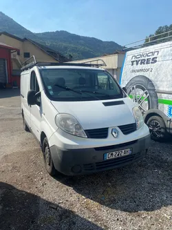 Renault trafic 2.0 dci 115 ct ok rien a prevoir/ gallerie/echelle/attelage