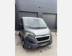 Peugeot boxer gris diesel 130 ch