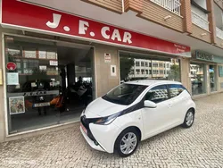 Toyota Aygo x-play touch