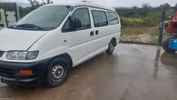 Mitsubishi L400 9 Lugares