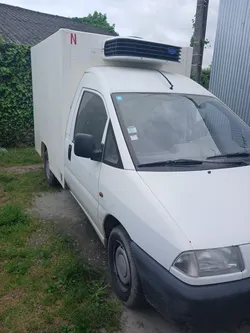 Camion frigorifique Peugeot