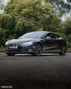 Tesla Model S 85D AWD Performance