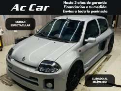 Renault Clio 3.0 V6 Sport
