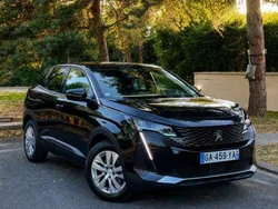 Peugeot 3008 130 ch BVM6 - CarPlay - siège chauffant -Garantie- Entretenu- Camera de recul - Grand écran