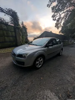 Ford Focus 1.6 110cv económico