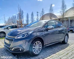 Peugeot 208 1.2 VTi SE Style